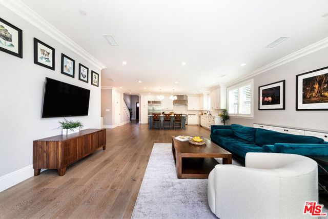 419 S Griffith Park Drive, Burbank, CA 91506