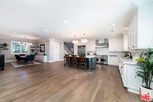 419 S Griffith Park Drive, Burbank, CA 91506