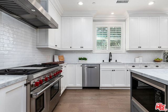 419 S Griffith Park Drive, Burbank, CA 91506