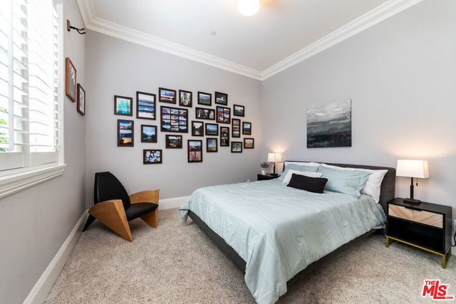 419 S Griffith Park Drive, Burbank, CA 91506