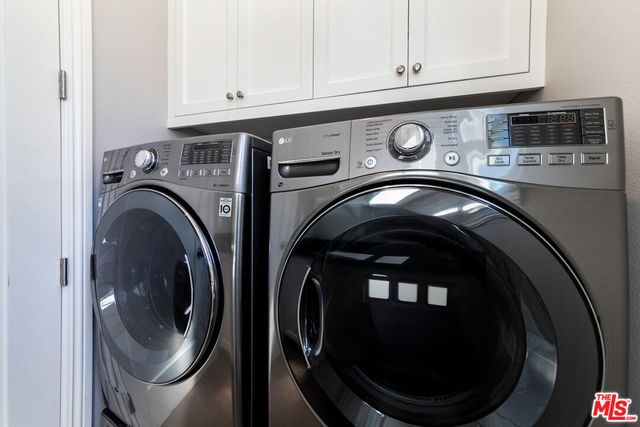 419 S Griffith Park Drive, Burbank, CA 91506