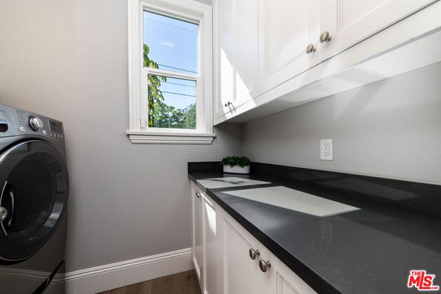 419 S Griffith Park Drive, Burbank, CA 91506