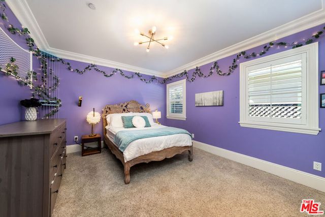 419 S Griffith Park Drive, Burbank, CA 91506