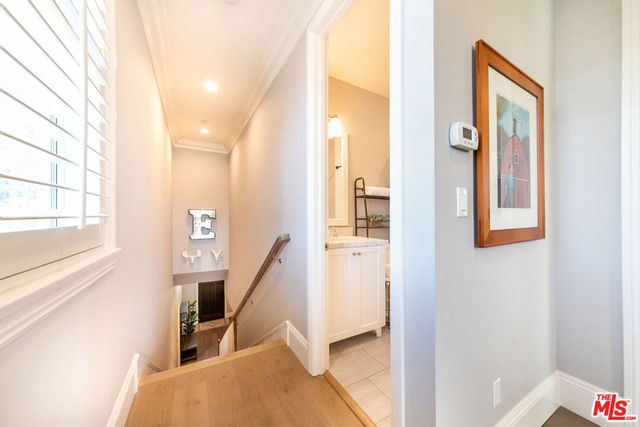 419 S Griffith Park Drive, Burbank, CA 91506