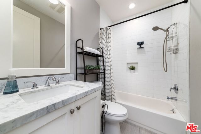 419 S Griffith Park Drive, Burbank, CA 91506