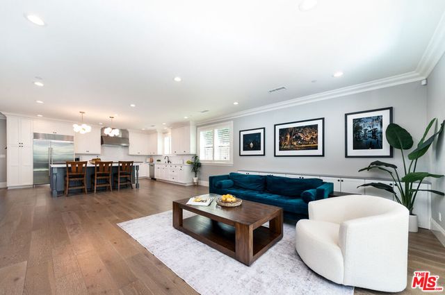 419 S Griffith Park Drive, Burbank, CA 91506