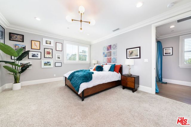 419 S Griffith Park Drive, Burbank, CA 91506