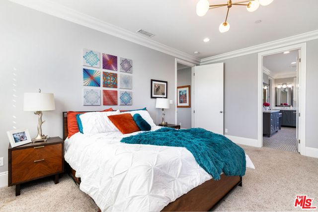 419 S Griffith Park Drive, Burbank, CA 91506