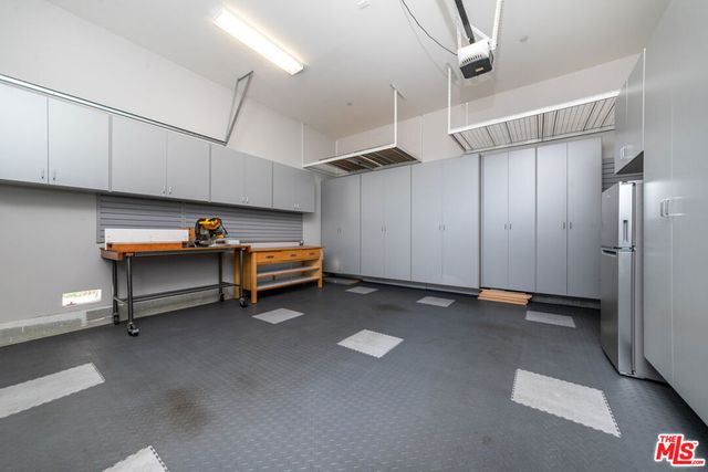 419 S Griffith Park Drive, Burbank, CA 91506