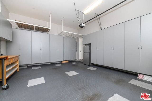 419 S Griffith Park Drive, Burbank, CA 91506