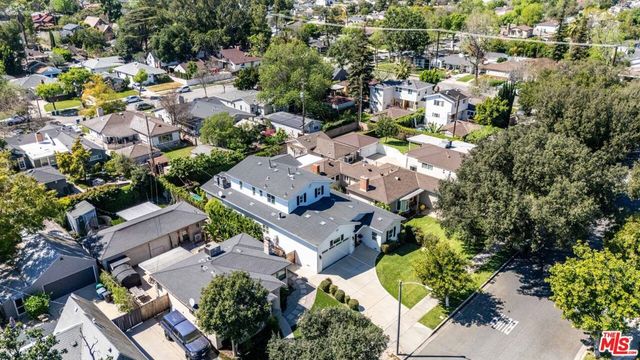 419 S Griffith Park Drive, Burbank, CA 91506