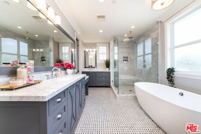 419 S Griffith Park Drive, Burbank, CA 91506