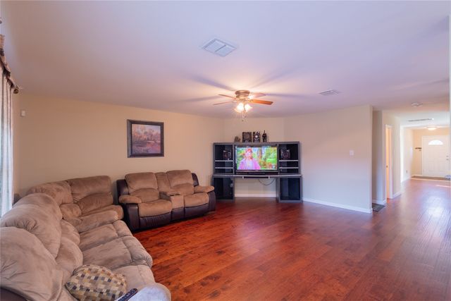 5718 Green Ivy Road, Denton, TX 76210