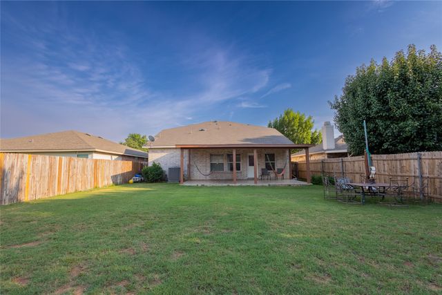 5718 Green Ivy Road, Denton, TX 76210