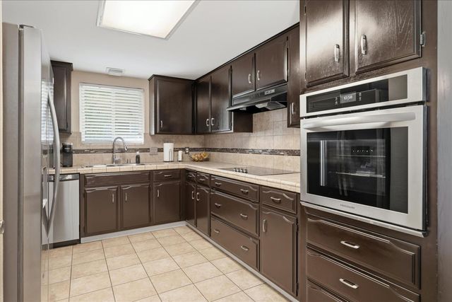 6721 N Harrison Avenue, Fresno, CA 93711