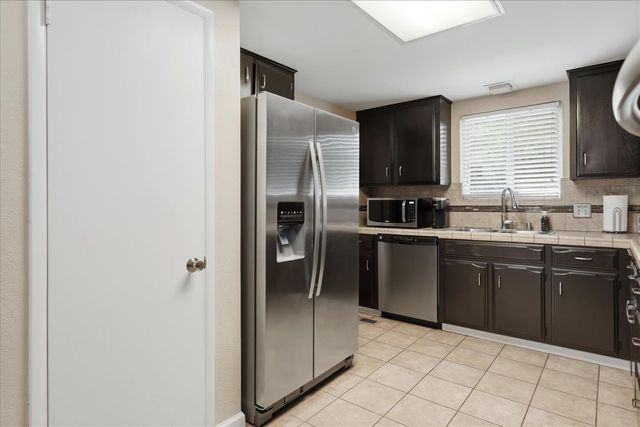 6721 N Harrison Avenue, Fresno, CA 93711