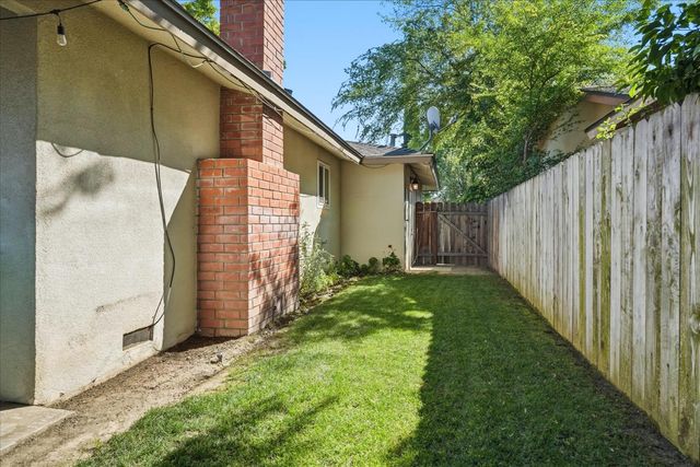 6721 N Harrison Avenue, Fresno, CA 93711