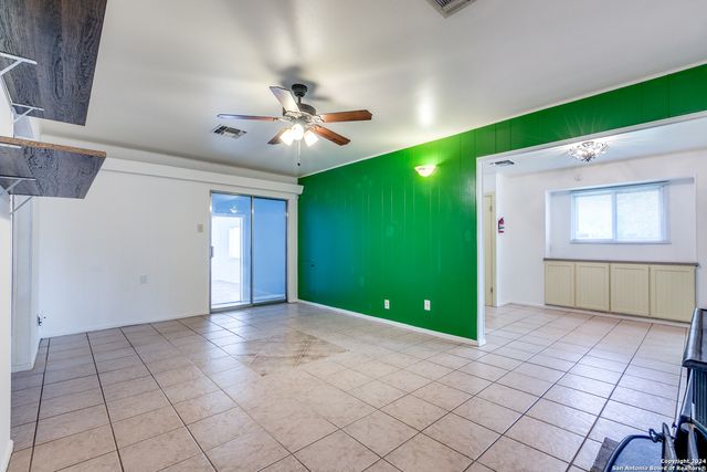 123 Stardream Dr, San Antonio, TX 78216