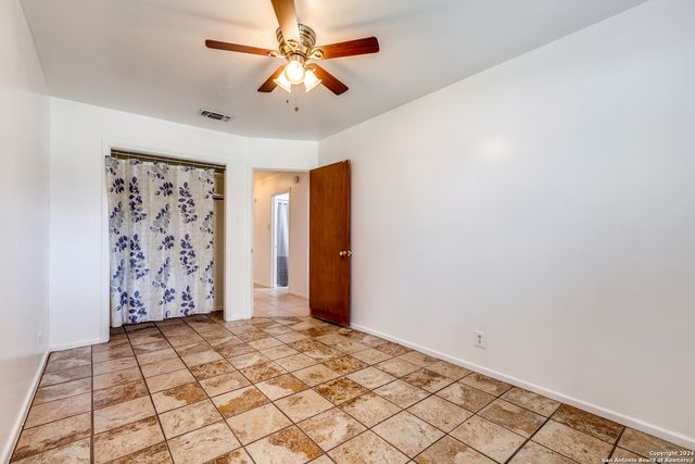 123 Stardream Dr, San Antonio, TX 78216