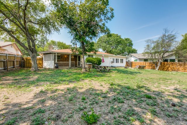 123 Stardream Dr, San Antonio, TX 78216