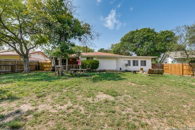 123 Stardream Dr, San Antonio, TX 78216