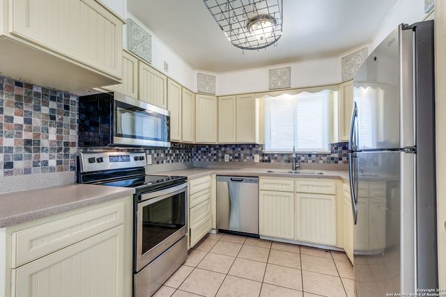 123 Stardream Dr, San Antonio, TX 78216