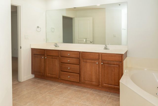 113 SE Brooks 206, Fort Walton Beach, FL 32548