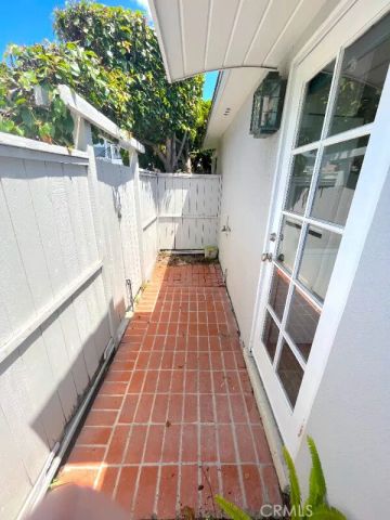 666 Glenneyre Street, Laguna Beach, CA 92651