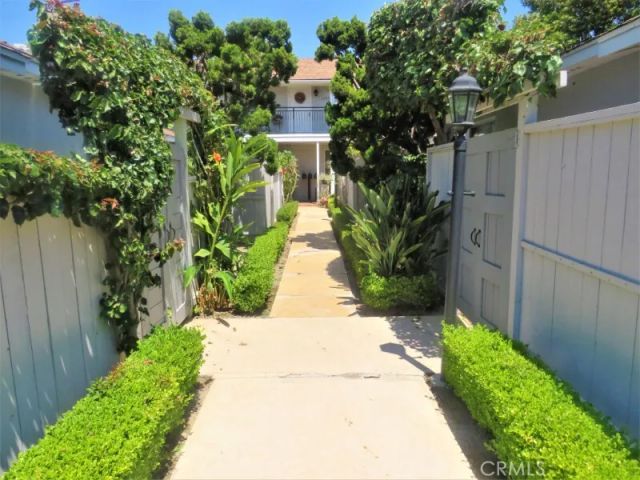 666 Glenneyre Street, Laguna Beach, CA 92651