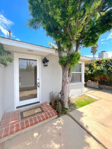 666 Glenneyre Street, Laguna Beach, CA 92651