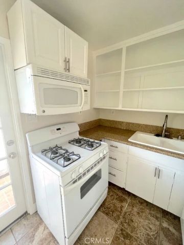 666 Glenneyre Street, Laguna Beach, CA 92651