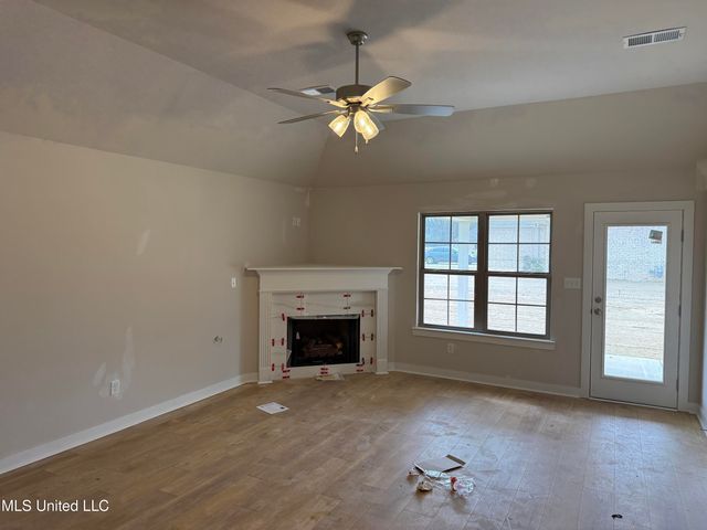 6587 Boxley Pointe, Walls, MS 38680