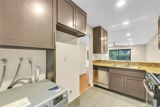326 Tangelo 323, Irvine, CA 92618