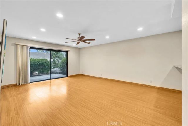 326 Tangelo 323, Irvine, CA 92618