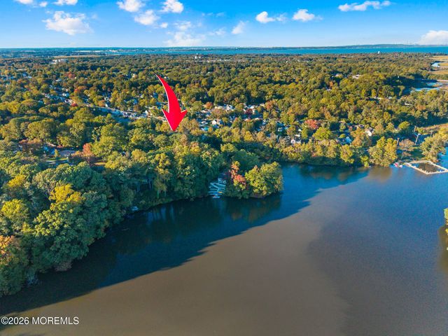 52 Ravine Drive, Matawan, NJ 07747