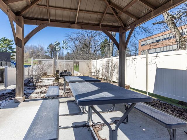 22 Kimball Ave Unit 307, South Burlington, VT 05403