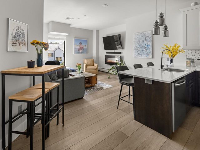 22 Kimball Ave Unit 307, South Burlington, VT 05403