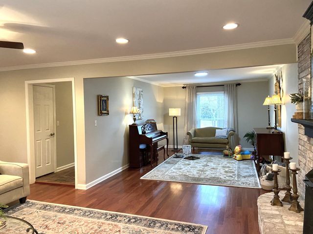 6992 CORSICA DR, Germantown, TN 38138