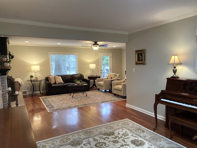 6992 CORSICA DR, Germantown, TN 38138