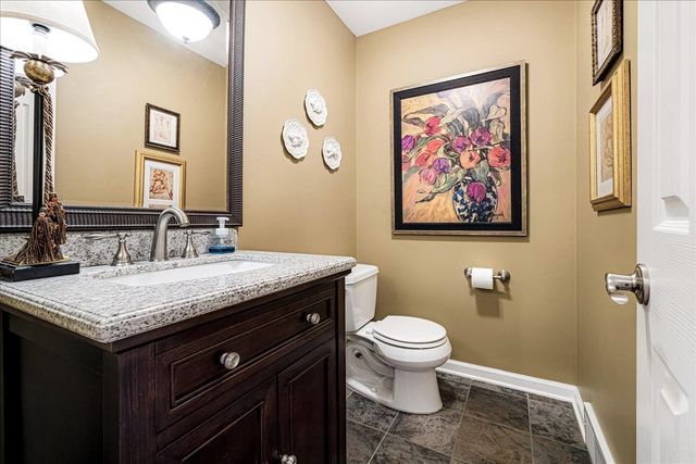 6992 CORSICA DR, Germantown, TN 38138