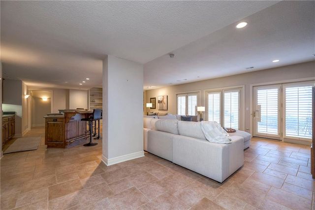 16911 Meadow Lane, Loch Lloyd, MO 64012