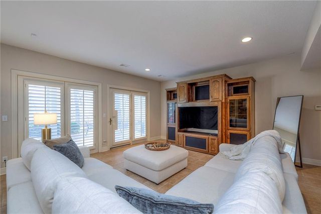 16911 Meadow Lane, Loch Lloyd, MO 64012