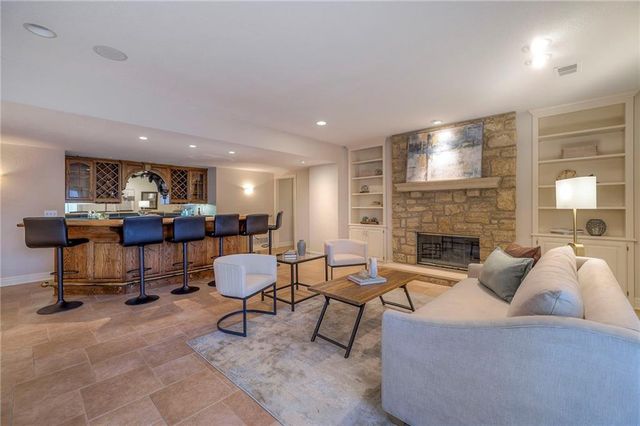 16911 Meadow Lane, Loch Lloyd, MO 64012