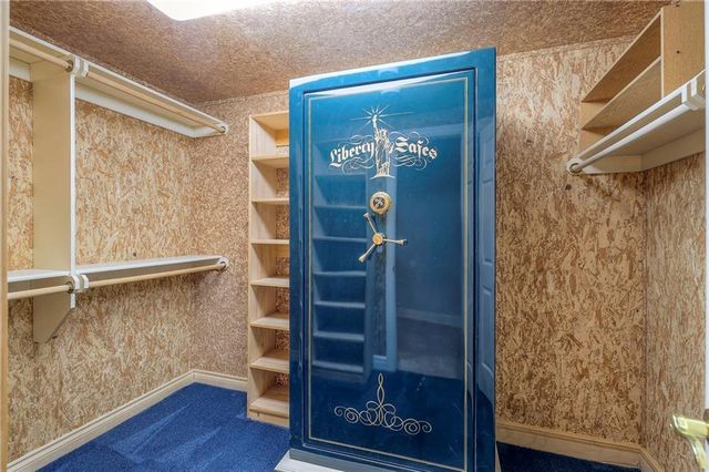 16911 Meadow Lane, Loch Lloyd, MO 64012