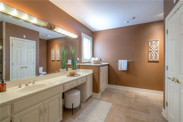 16911 Meadow Lane, Loch Lloyd, MO 64012