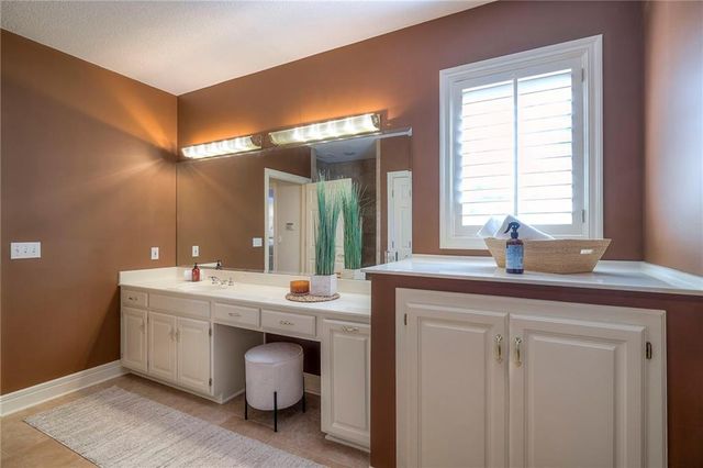 16911 Meadow Lane, Loch Lloyd, MO 64012