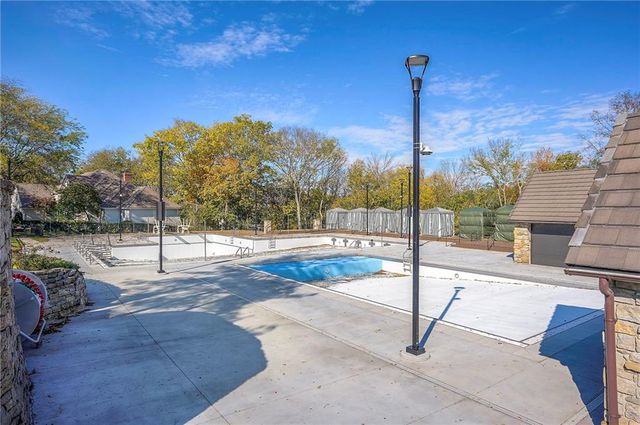 16911 Meadow Lane, Loch Lloyd, MO 64012