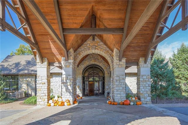 16911 Meadow Lane, Loch Lloyd, MO 64012