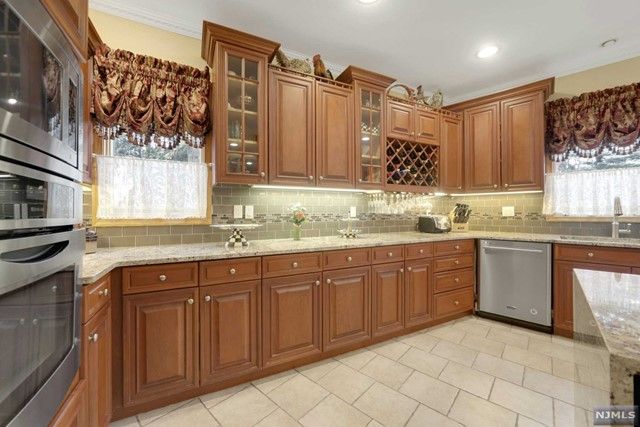 624 Alps Road, Wayne, NJ 07470