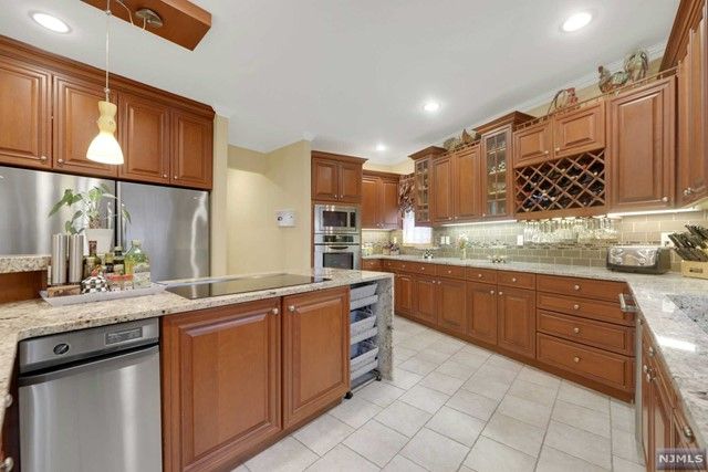 624 Alps Road, Wayne, NJ 07470